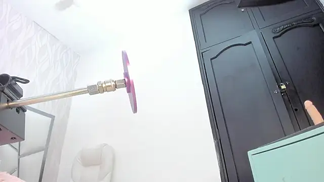 Victoriaa millers online show from 03/10/26, 08:36