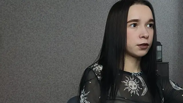 Snapshot of LilithStrangfor chatting on 04/21/26, 04:19 LilithStrangfor online show from 04/21/26, 04:19