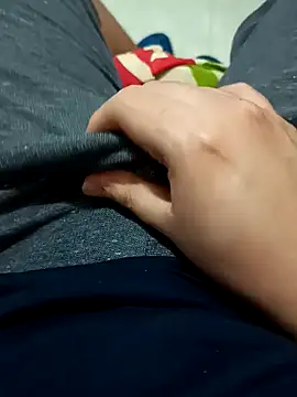 Snapshot of beautiful_hands_ chatting on 02/06/25, 10:59 beautiful hands online show from 02/06/25, 10:59