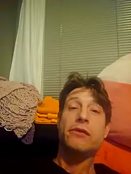 Snapshot of kindbut69 chatting on 01/10/25, 01:32 kindbut69 online show from 01/10/25, 01:32