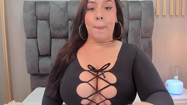 mariaa fernanda online show from 09/10/25, 04:01