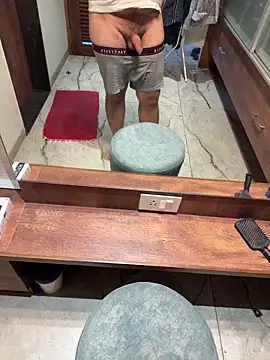 versatile guy01 online show from 10/12/25, 10:03