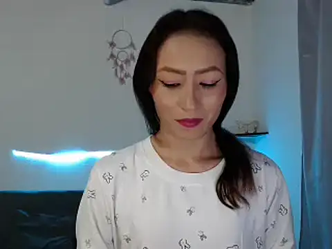 Sara-Guzman1 online show from 01/26/25, 10:02