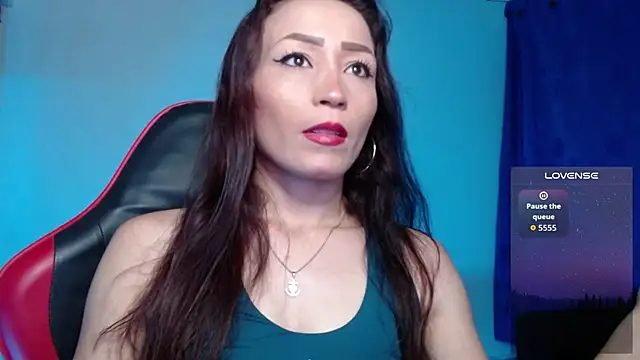 Sara-Guzman1 online show from 02/01/26, 04:22