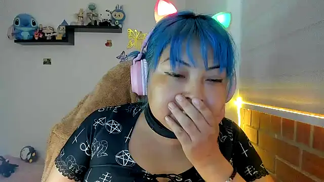 Shaddycute  online show from 11/25/25, 01:55