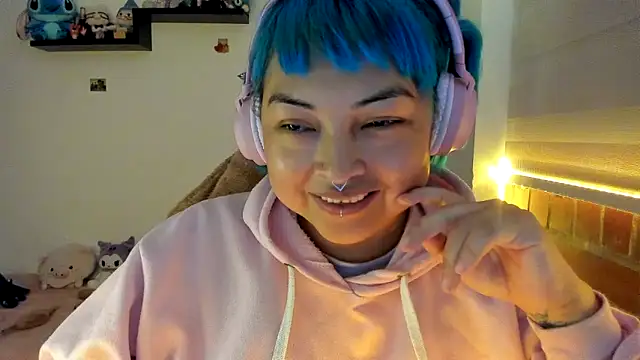 Shaddycute  online show from 12/21/25, 12:56