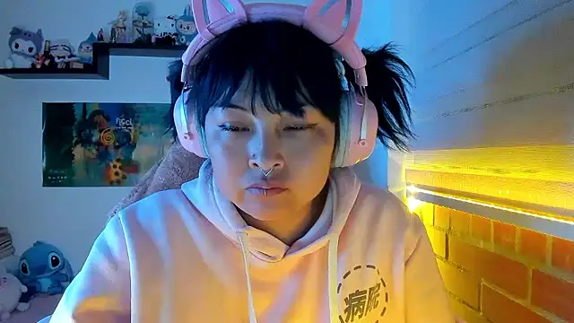 Shaddycute  online show from 02/24/26, 12:30