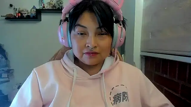 Shaddycute  online show from 04/14/26, 03:18