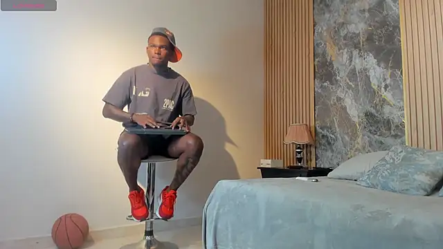 Snapshot of Troykhalil chatting on 03/14/25, 08:17 Troykhalil online show from 03/14/25, 08:17