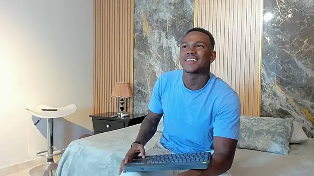 Snapshot of Troykhalil chatting on 03/16/25, 01:38 Troykhalil online show from 03/16/25, 01:38