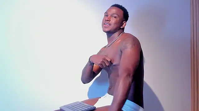 Snapshot of Troykhalil chatting on 03/19/25, 02:05 Troykhalil online show from 03/19/25, 02:05