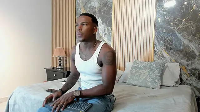 Snapshot of Troykhalil chatting on 03/21/25, 08:18 Troykhalil online show from 03/21/25, 08:18