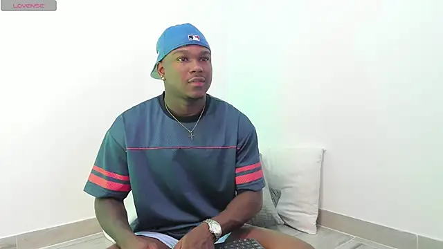 Snapshot of Troykhalil chatting on 11/09/25, 09:24 Troykhalil online show from 11/09/25, 09:24