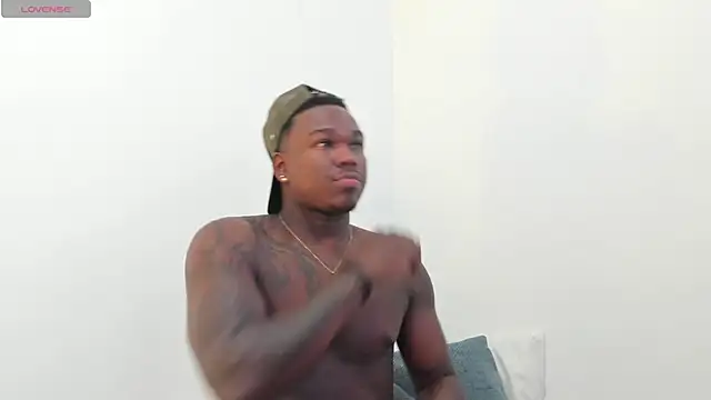 Snapshot of Troykhalil chatting on 11/12/25, 09:03 Troykhalil online show from 11/12/25, 09:03