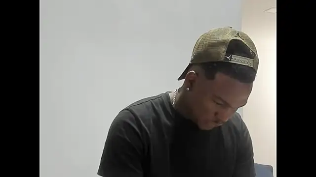 Snapshot of Troykhalil chatting on 01/31/26, 09:35 Troykhalil online show from 01/31/26, 09:35