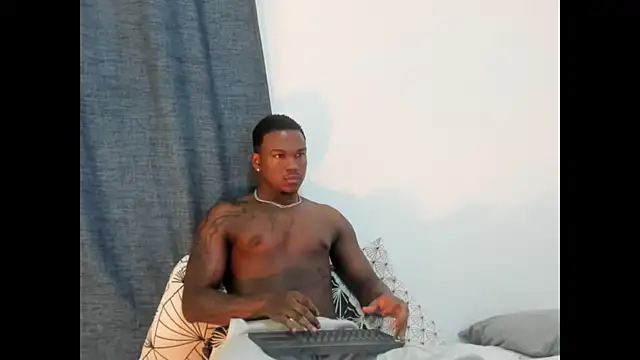 Snapshot of Troykhalil chatting on 02/12/26, 07:58 Troykhalil online show from 02/12/26, 07:58