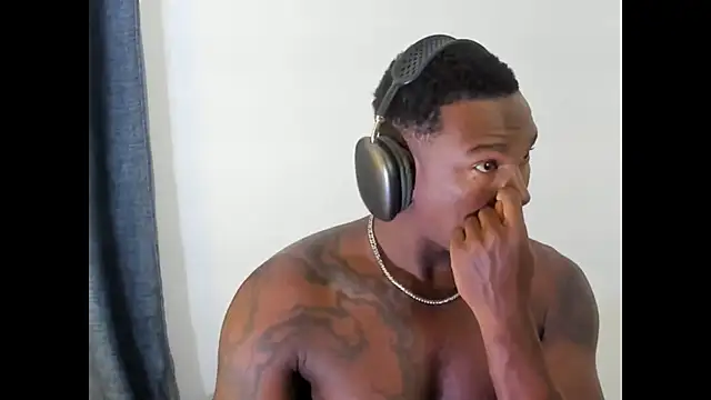 Snapshot of Troykhalil chatting on 02/20/26, 09:15 Troykhalil online show from 02/20/26, 09:15