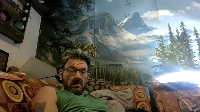 Snapshot of gettinit2wice chatting on 06/14/26, 01:13 gettinit2wice online show from 06/14/26, 01:13