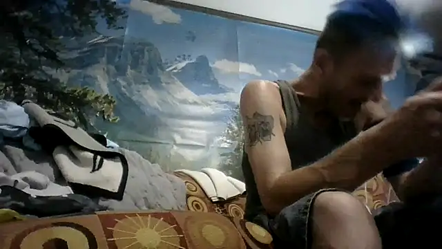 Snapshot of gettinit2wice chatting on 07/05/26, 11:01 gettinit2wice online show from 07/05/26, 11:01
