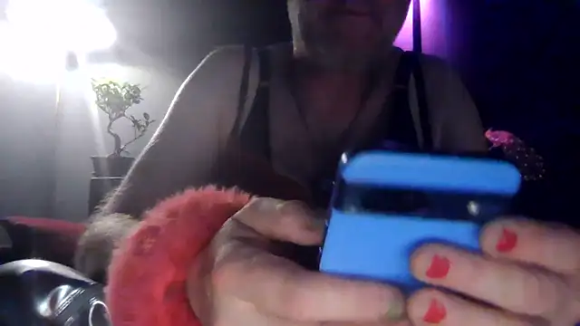 Snapshot of biffboff123 chatting on 07/12/26, 11:29 biffboff123 online show from 07/12/26, 11:29