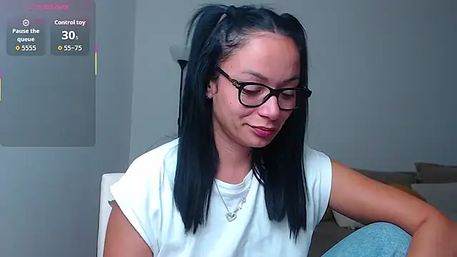 Snapshot of BabySerene chatting on 10/26/25, 03:34 BabySerene online show from 10/26/25, 03:34