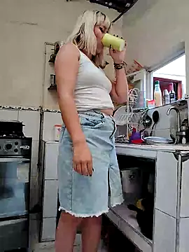 florecita9 online show from 02/11/25, 01:30