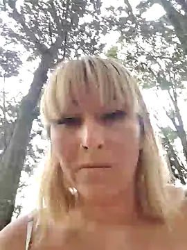 florecita9 online show from 02/11/25, 04:35