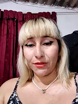 florecita9 online show from 02/23/25, 01:35