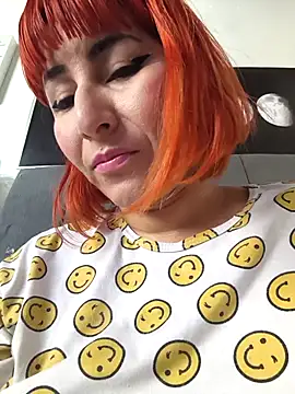 florecita9 online show from 10/28/25, 04:42