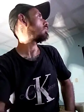 Chatoxxx614 online show from 05/05/26, 02:30