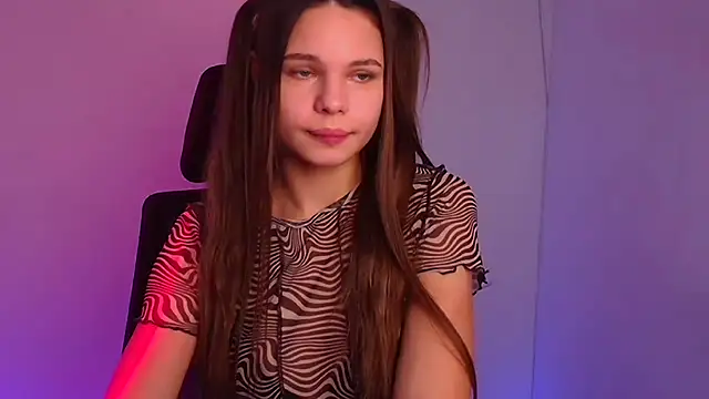 Snapshot of Hanna_Way chatting on 02/01/25, 10:05 Hanna Way online show from 02/01/25, 10:05