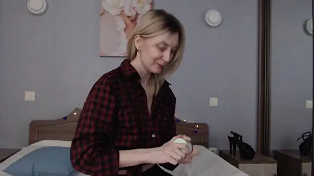 AvelinaLeoni online show from 12/26/24, 06:30