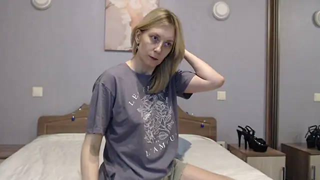 AvelinaLeoni online show from 12/29/24, 03:35