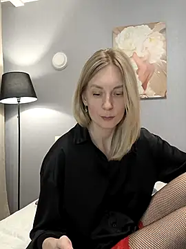 AvelinaLeoni online show from 10/07/25, 07:16