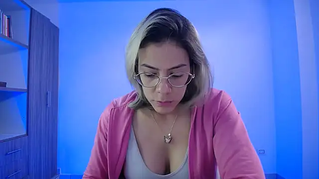 candydowson1 online show from 11/18/25, 02:43