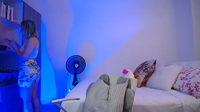 candydowson1 online show from 04/08/26, 08:31