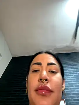 Snapshot of exquentadamay chatting on 10/18/25, 03:20 exquentadamay online show from 10/18/25, 03:20