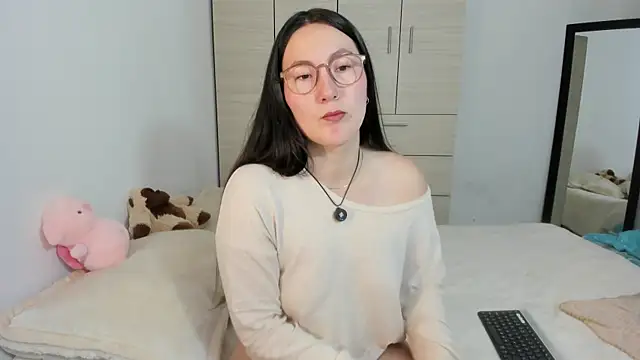 Elle Lee  online show from 09/12/25, 02:17