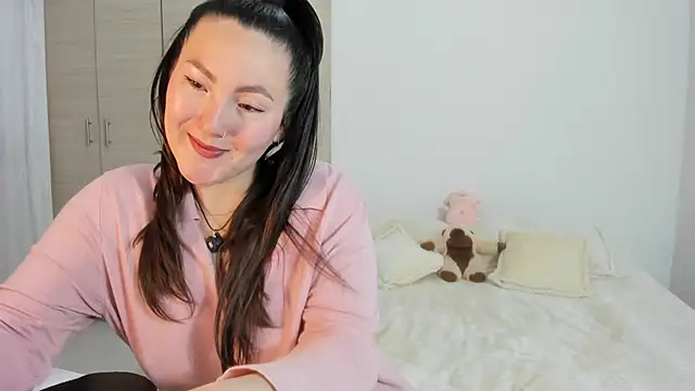 Elle Lee  online show from 09/15/25, 02:17