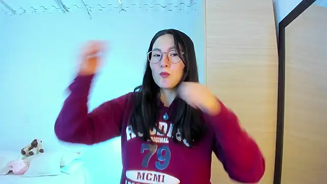 Elle Lee  online show from 02/12/26, 02:56