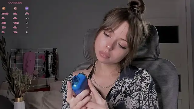 Snapshot of hype_meal_home chatting on 10/25/25, 08:03 hype meal home online show from 10/25/25, 08:03