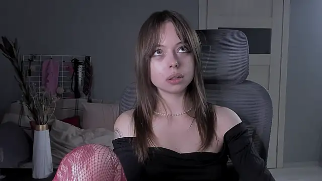 Snapshot of hype_meal_home chatting on 10/30/25, 06:30 hype meal home online show from 10/30/25, 06:30