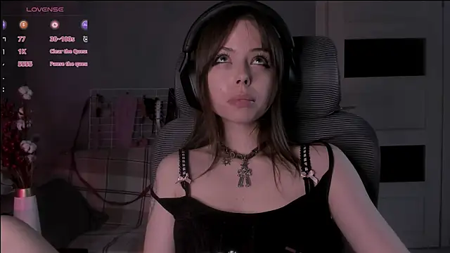 Snapshot of hype_meal_home chatting on 11/11/25, 10:21 hype meal home online show from 11/11/25, 10:21