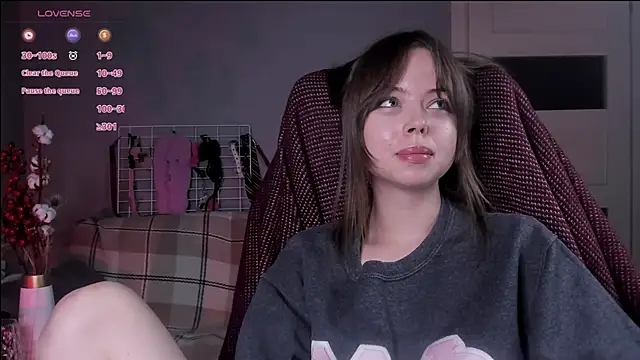 Snapshot of hype_meal_home chatting on 11/14/25, 09:24 hype meal home online show from 11/14/25, 09:24