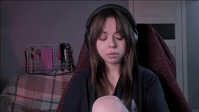 Snapshot of hype_meal_home chatting on 11/19/25, 07:47 hype meal home online show from 11/19/25, 07:47