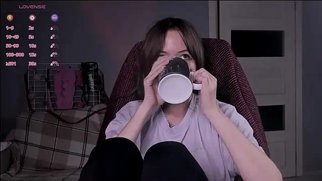 Snapshot of hype_meal_home chatting on 11/23/25, 08:30 hype meal home online show from 11/23/25, 08:30