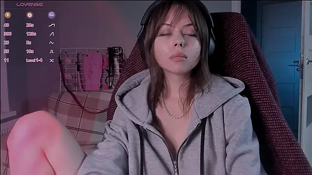 Snapshot of hype_meal_home chatting on 11/24/25, 08:41 hype meal home online show from 11/24/25, 08:41