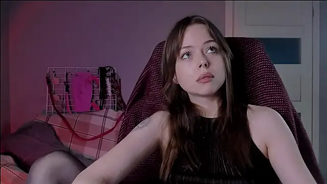 Snapshot of hype_meal_home chatting on 11/27/25, 05:37 hype meal home online show from 11/27/25, 05:37