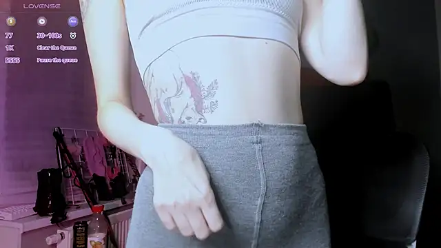 Snapshot of hype_meal_home chatting on 12/14/25, 03:39 hype meal home online show from 12/14/25, 03:39