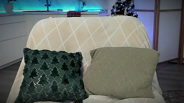 Snapshot of Devilina_V chatting on 12/09/24, 06:12 Devilina V online show from 12/09/24, 06:12